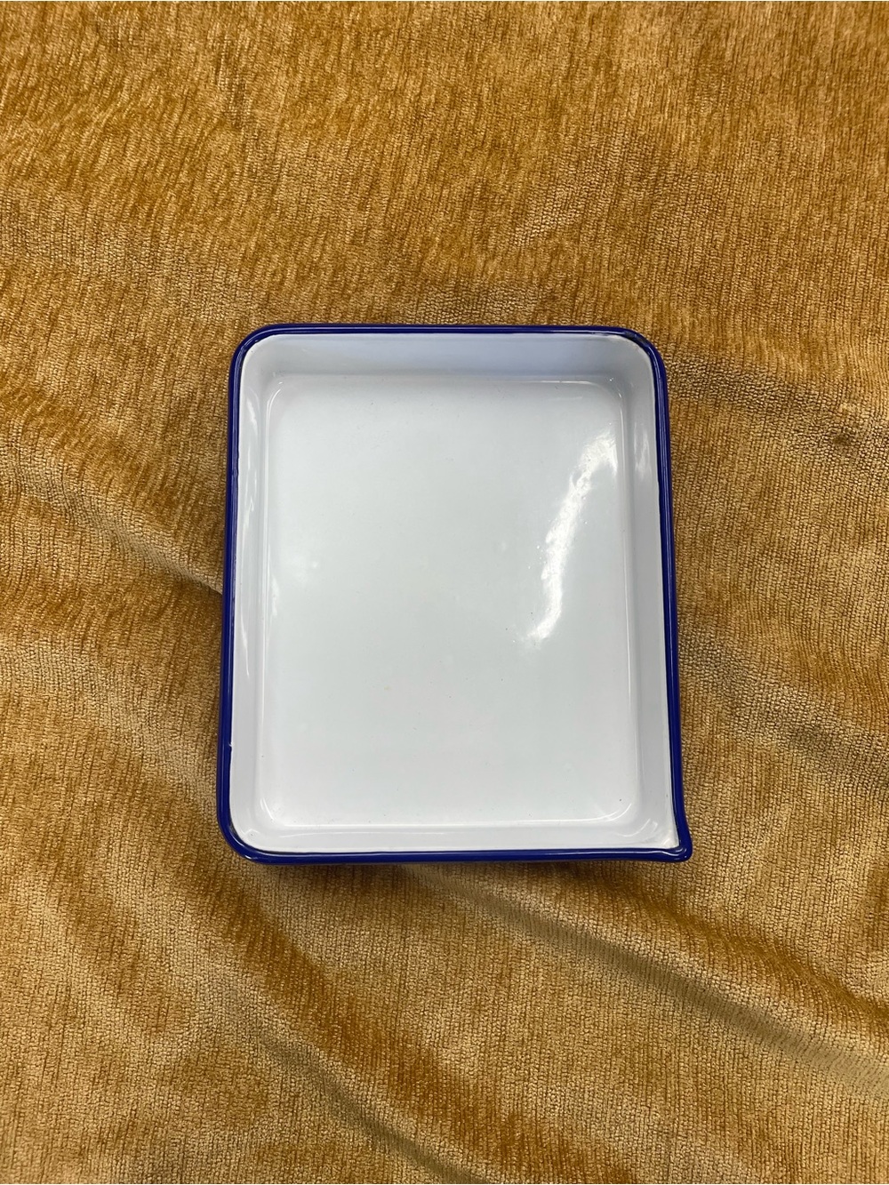 Vintage porcelain enamel is photo tray with pour spout